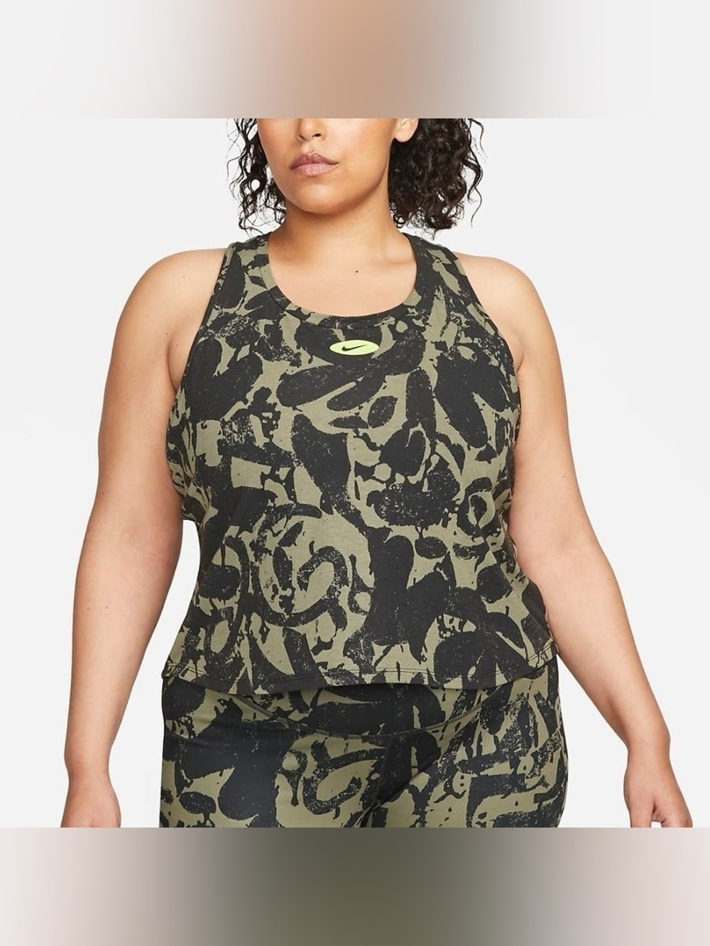 Nike Dri-Fit Women’s Size 1X One Luxe Icon Clash Camo Print Training Tank